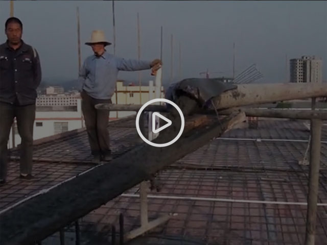 山東力源機(jī)械，車載式攪拌拖泵一體機(jī)現(xiàn)場施工視頻